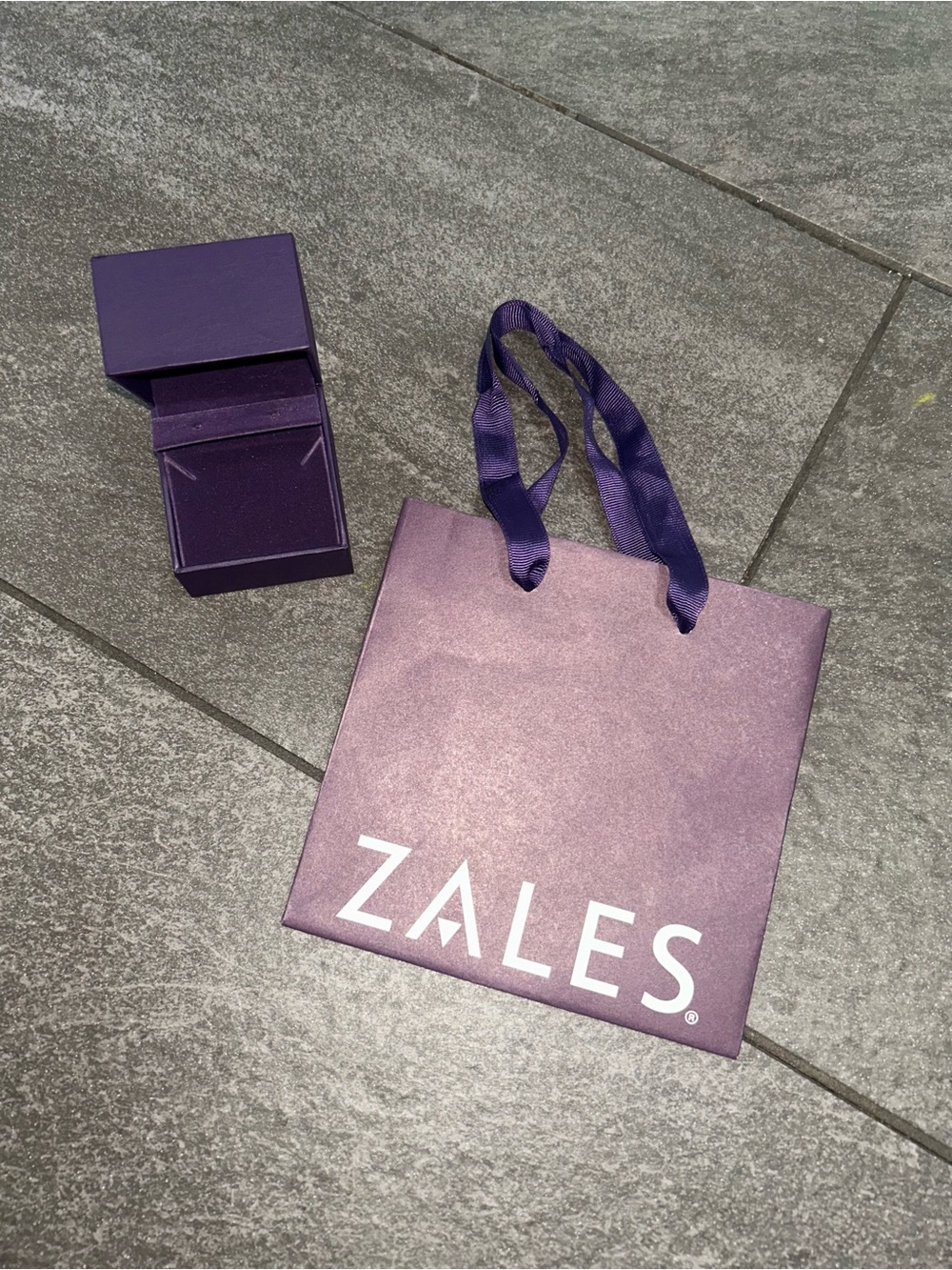 Zales Royal Purple Ring/Earring jewelry box with bag - Picture 2 of 6